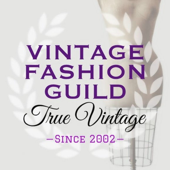 1960s Vintage Bright Gold Leaping Reindeer Pin With Red Jewels Holiday Brooch - Picture 5 of 5